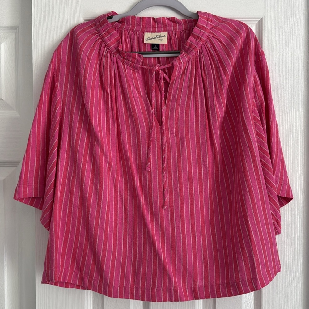 Universal Thread pink striped elbow sleeve top
